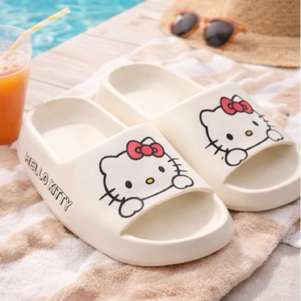 Hello Kitty Slippers - Cream/White Color